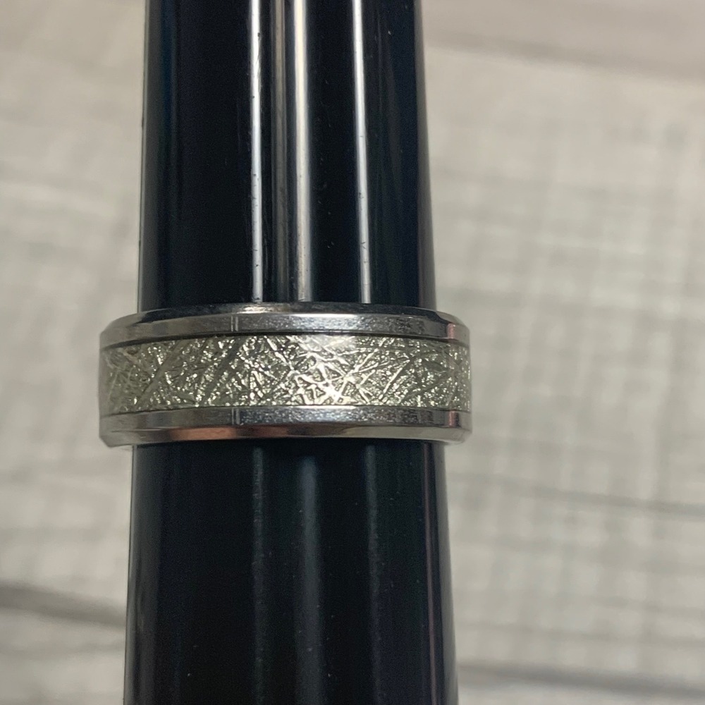 Mens Silver Tone Inlay Band Ring Textured Pattern Size 10.5